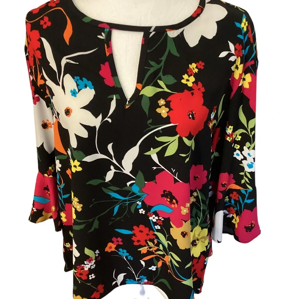 August Silk pullover floral top size medium - Picture 1 of 7